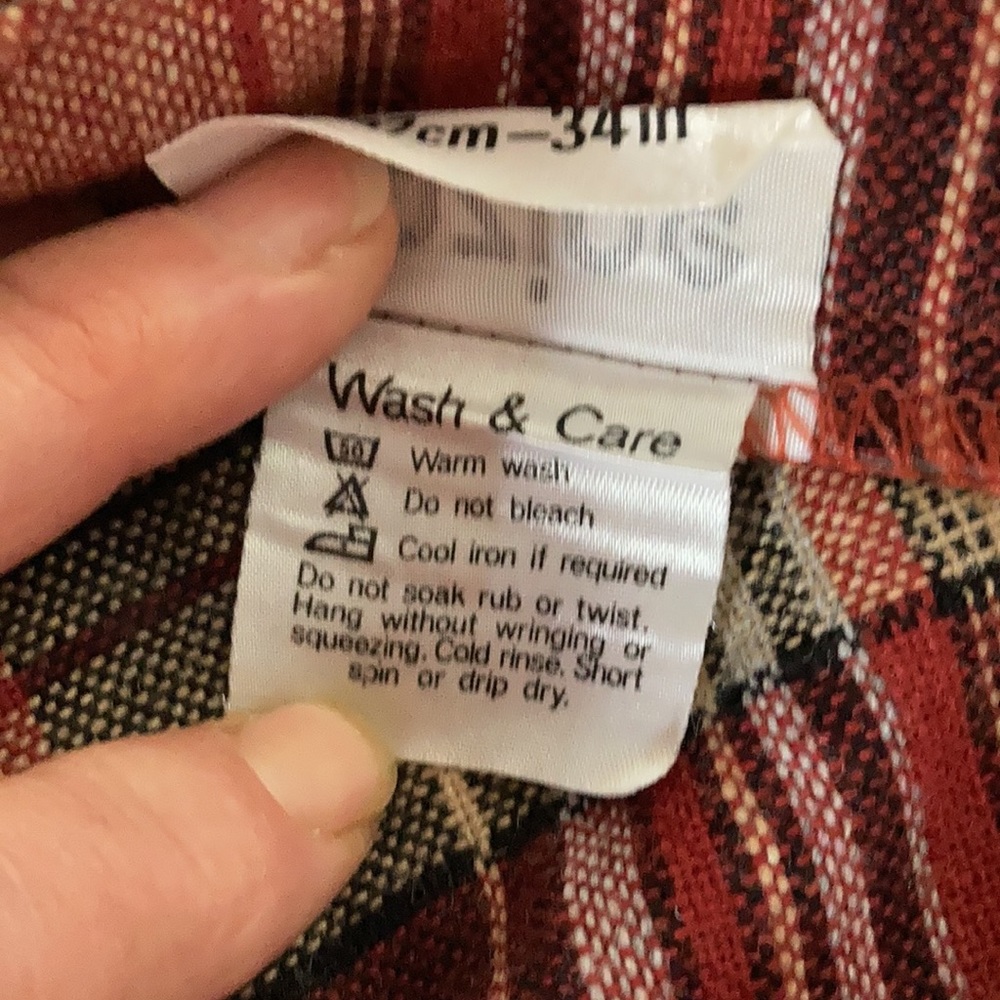 VINTAGE 70’s wool tartan Skirt - Picture 6 of 6